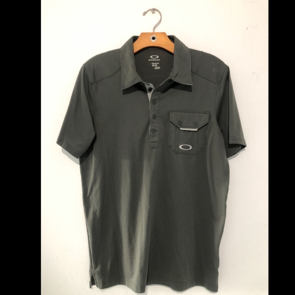 “Oakley” Casual polo shirt.